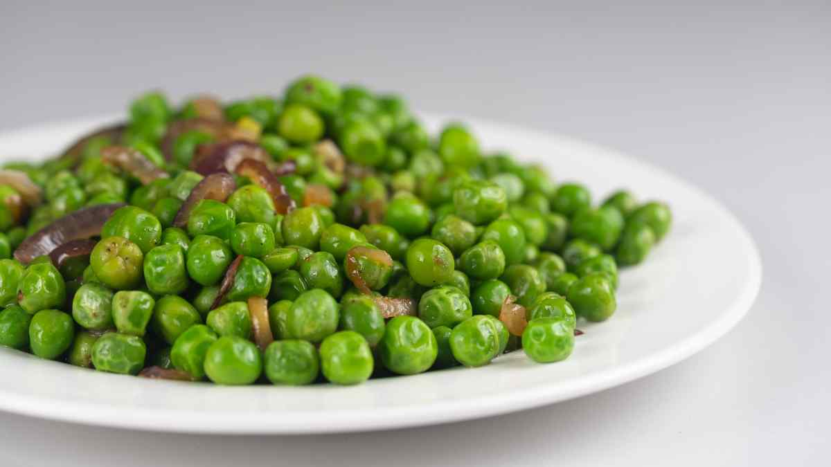 Sautéed Peas and Onions