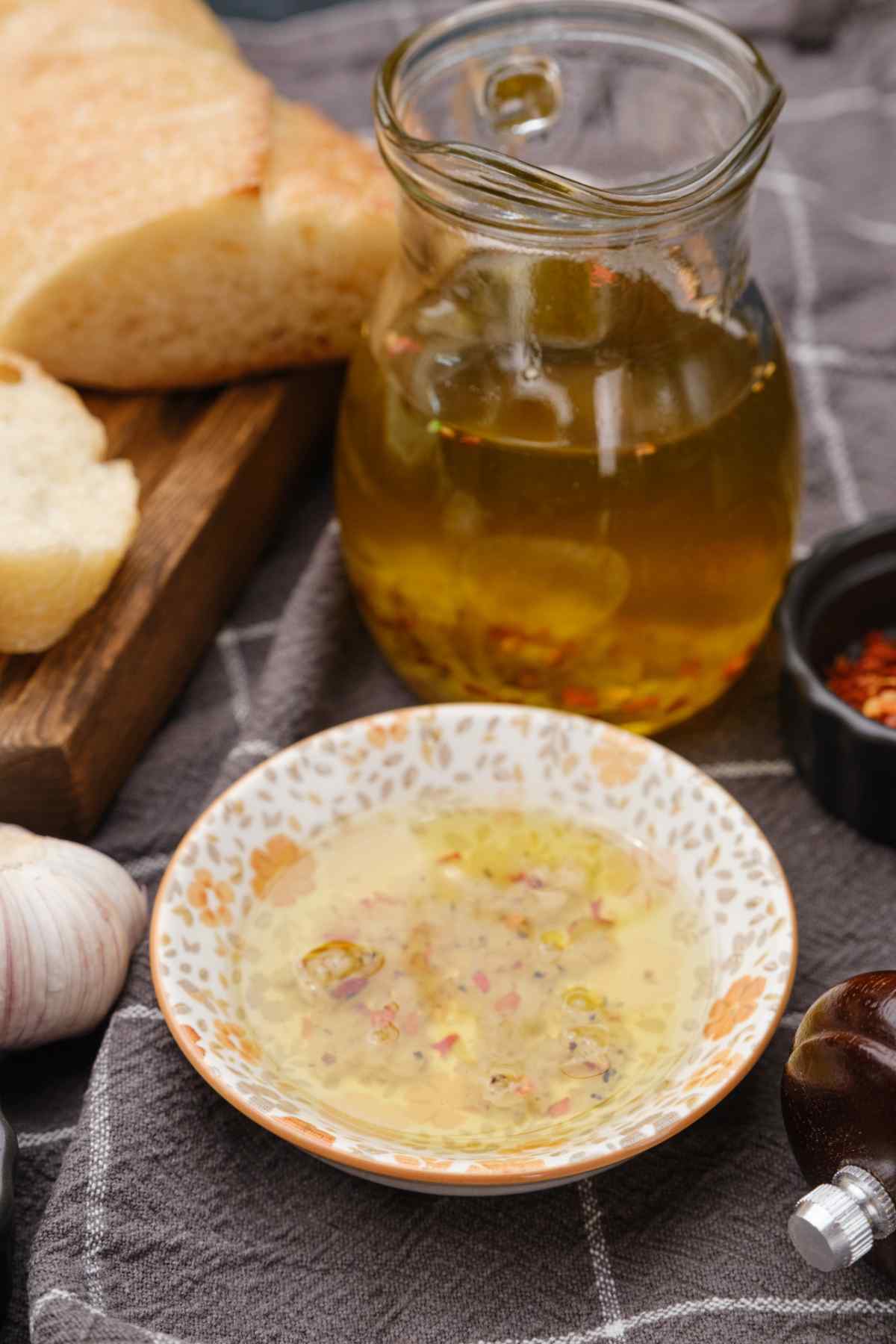 Roasted Garlic Dipping Oil